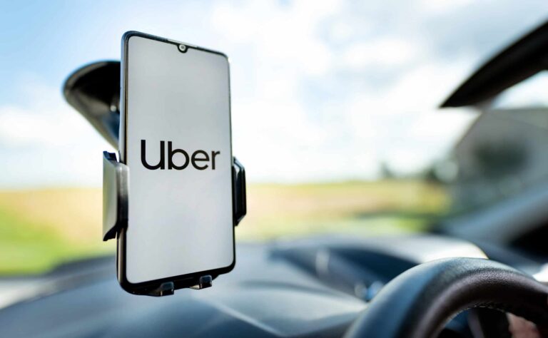 Uber atualiza critérios para veículos no Black e Comfort