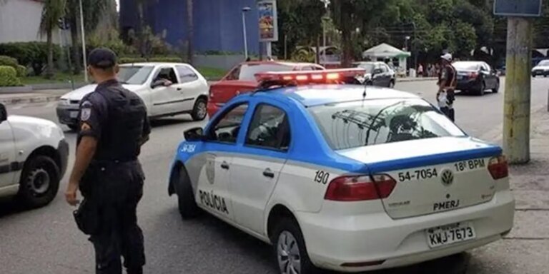 Urgente: Dois PMs do Rio morrem com tiros de fuzil na cabeça