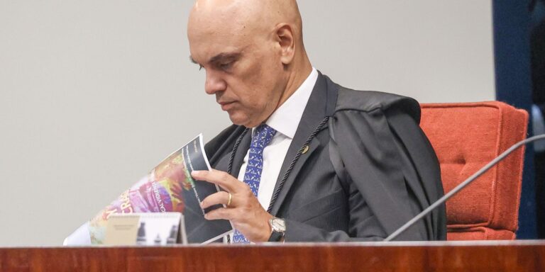 Urgente: Moraes cobra explicação de Bolsonaro sobre arma apreendida