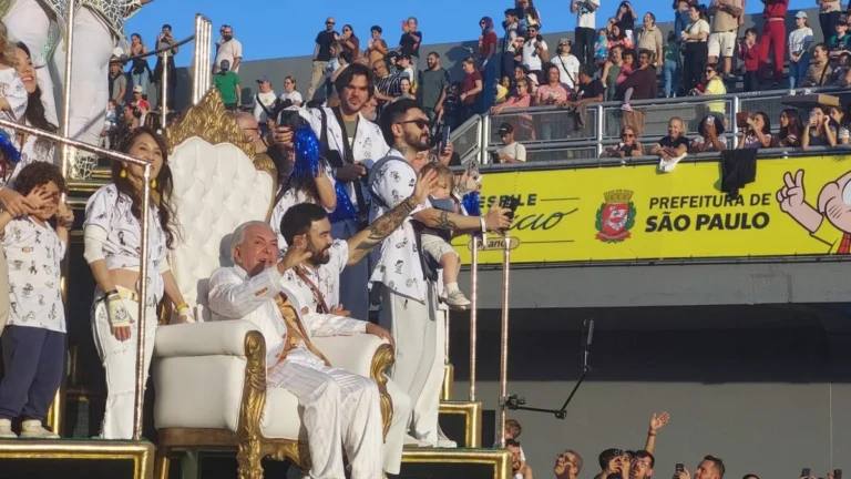 Viral: Desfile de 90 anos de Mauricio de Sousa em São Paulo