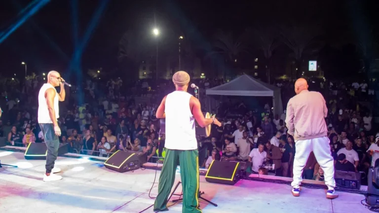 Viral: Público celebra 75 anos do Jornal O Dia com samba