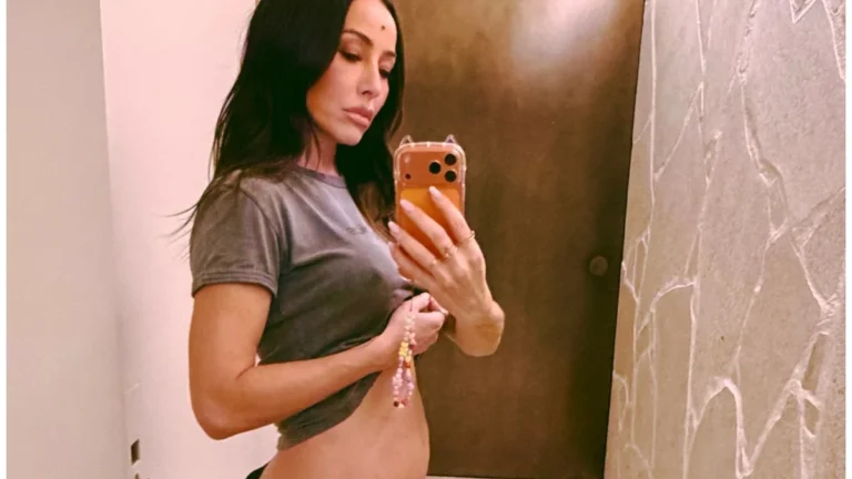 Viral: Sabrina Sato exibe barriga de grávida e encanta fãs