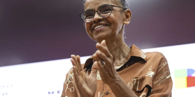 Marina Silva recebe condecoração da França em Brasília