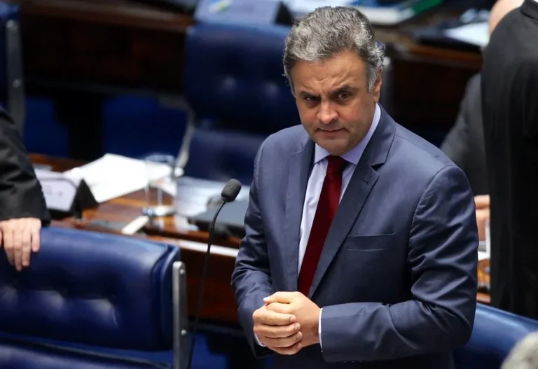 Aécio Neves reavalia planos para 2026 e gera expectativa entre aliados