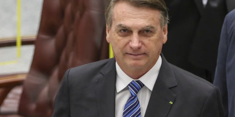 Atualização: Alexandre de Moraes mantém Bolsonaro em prisão domiciliar