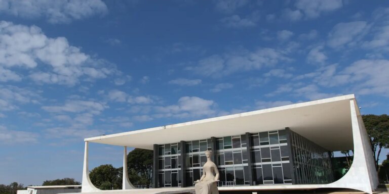 Atualização: Defesa pede manutenção da prisão domiciliar de Bolsonaro