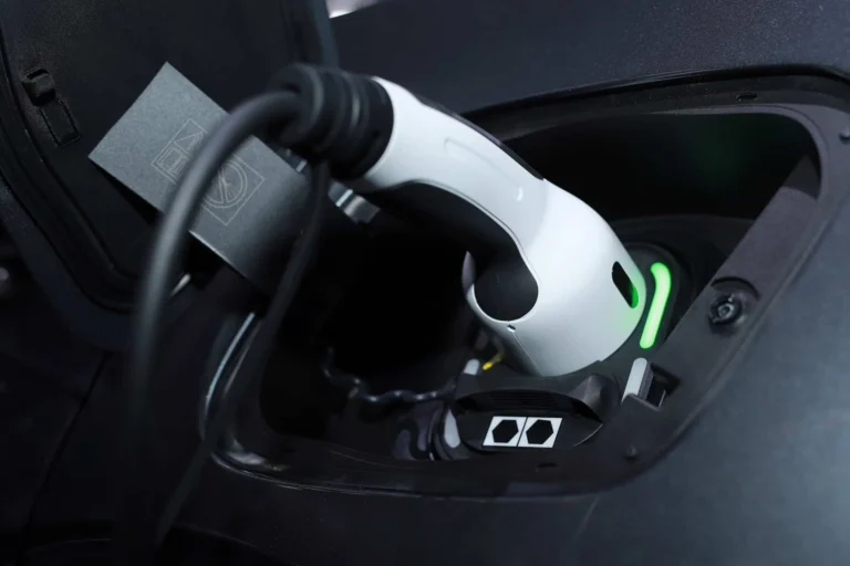 Baterias de carros elétricos: técnica duplica duração e autonomia