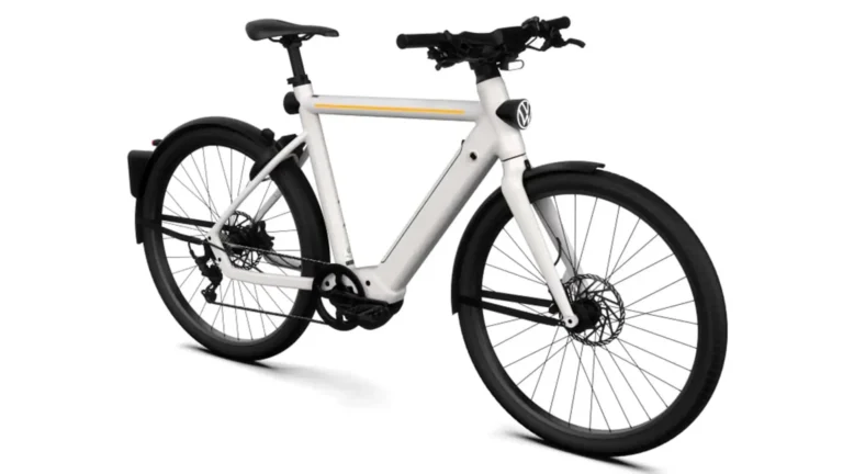 Bicicleta elétrica Volkswagen com câmera traseira é lançada