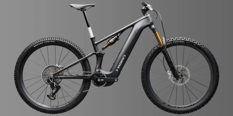 Bicicleta elétrica com 850 W de potência pesa menos de 19 kg
