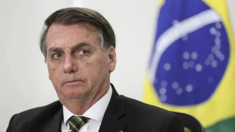 Bolsonaro fica 30 dias sem visitas em prisão domiciliar após decisão de Moraes
