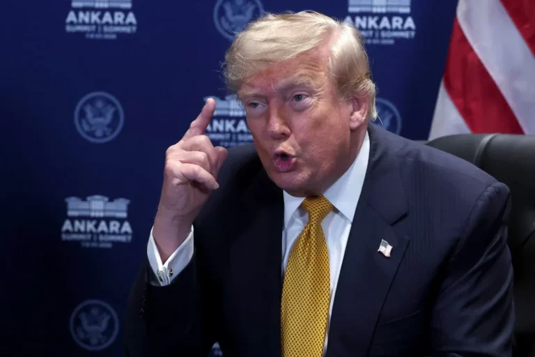Cessar-fogo com o Irã acaba, afirma Trump sobre conflito