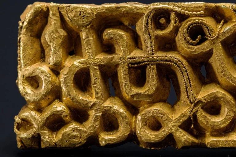 Descubra o raro ornamento de ouro encontrado na Noruega