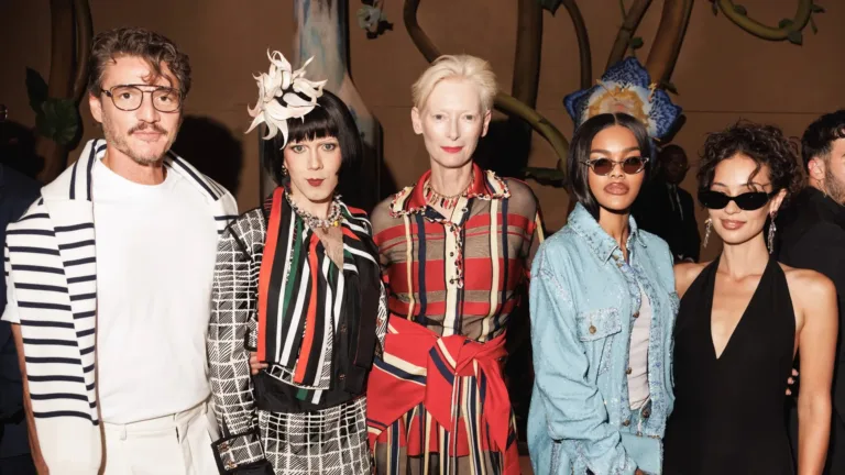 Desfile de alta-costura da Chanel reúne grandes nomes da moda