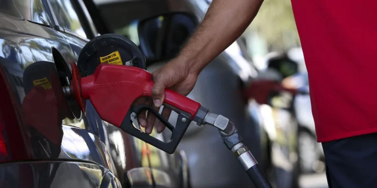 Dicas de viagem: entenda o impacto do etanol na gasolina