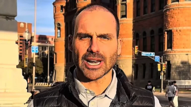 Eduardo Bolsonaro recebe green card e seus impactos na política brasileira