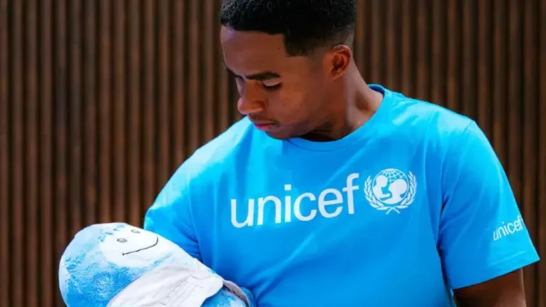 Endrick, destaque da Seleção, é nomeado embaixador da Unicef no Brasil