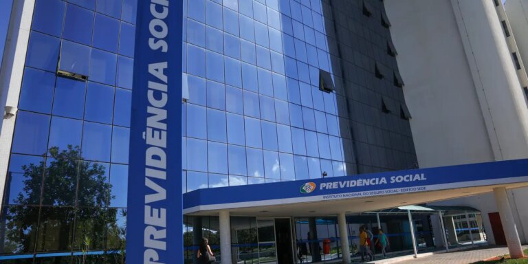 Fila do INSS cai e libera tempo para viajar e explorar destinos