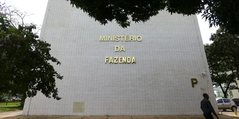 Governo confirma recurso ao STF sobre PEC de agentes de saúde