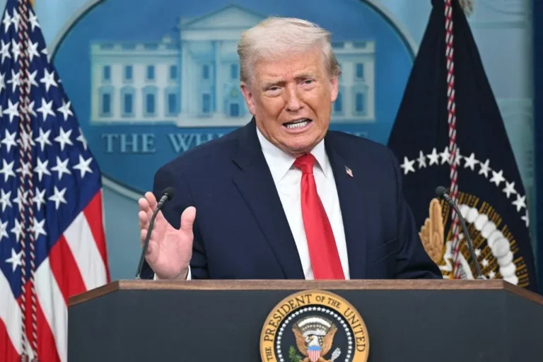 Guerra comercial: governo Trump impõe novas tarifas em 2023