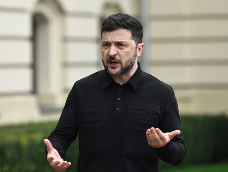 Guerra na Ucrânia: Zelensky troca chefe das Forças Armadas