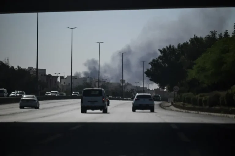 Guerra no Kuwait e Bahrein: novos ataques em meio à crise