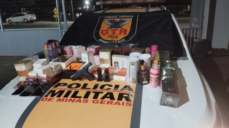 Homem de 51 anos é preso por porte ilegal de arma e contrabando na BR-146 em Patos de Minas
