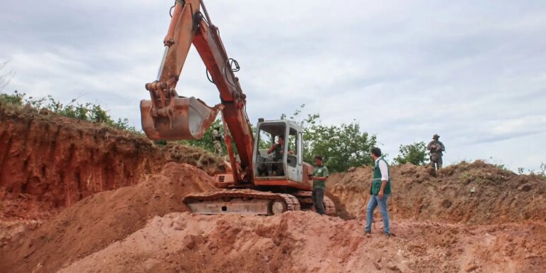 Inea interdita área de extração ilegal de minério no Rio