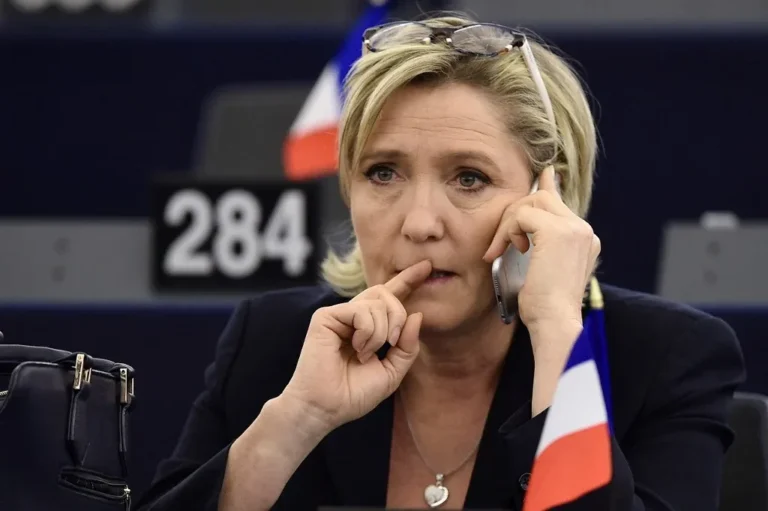 Le Pen confirma candidatura à Presidência da França em meio a crise