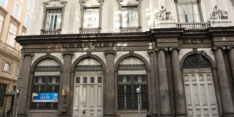 Leilão da antiga sede dos Correios no Rio acontece hoje