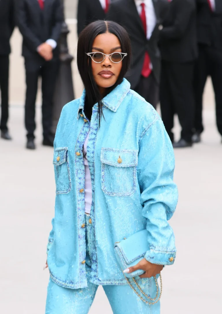 Look de 'armadura' de Teyana Taylor brilha em desfile de Paris