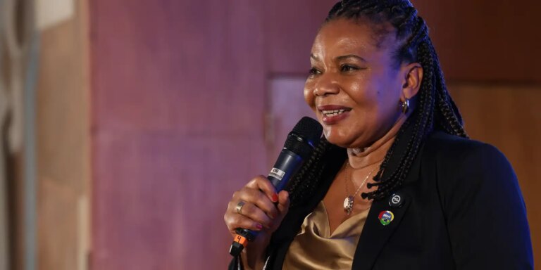 Margareth Menezes recebe título da UFC em evento cultural nesta sexta