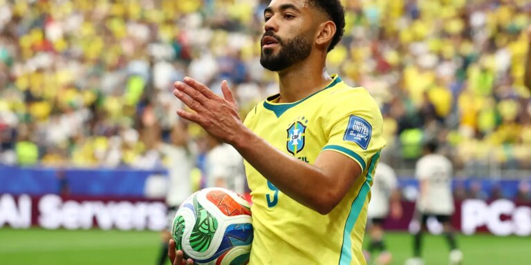 Matheus Cunha rechaça favoritismo e agradece respeito ao Brasil