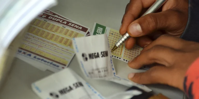 Mega-Sena acumula e prêmio de R$ 45 milhões atrai turistas