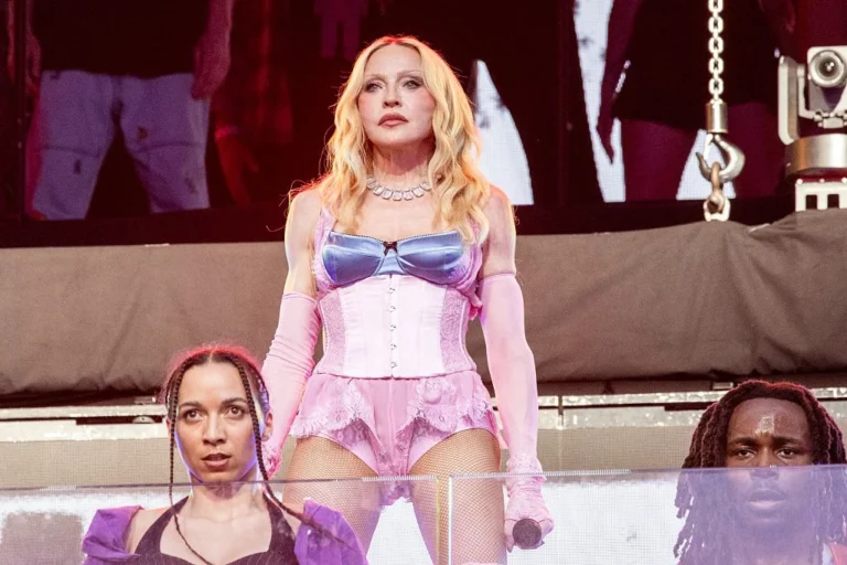 Moda: Madonna lança álbum e agradece fãs com estilo único