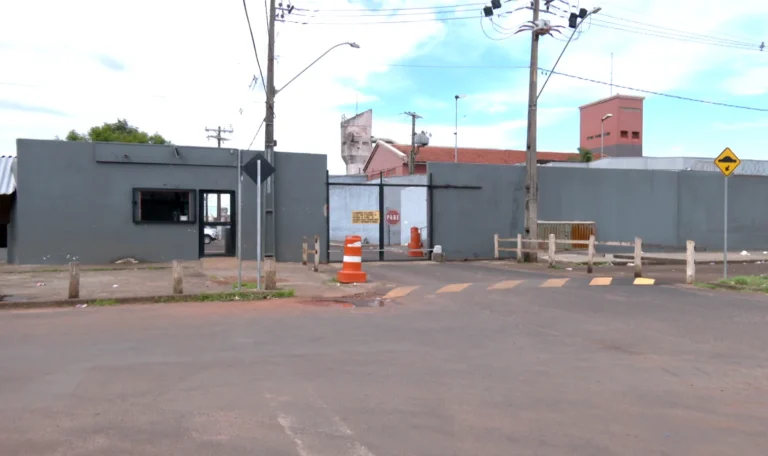 Oito mulheres são barradas ao tentar entrar no Presídio Jacy de Assis com drogas e celular
