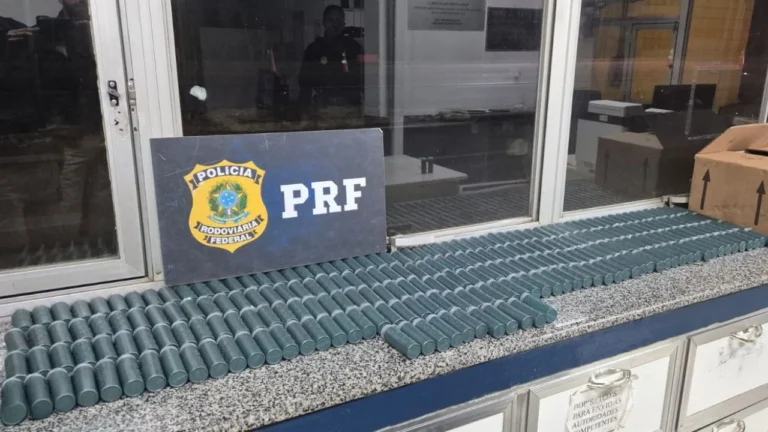 PRF Apreende 600 kg de Pólvora Clandestina em Caminhão na BR-262, em Bom Despacho