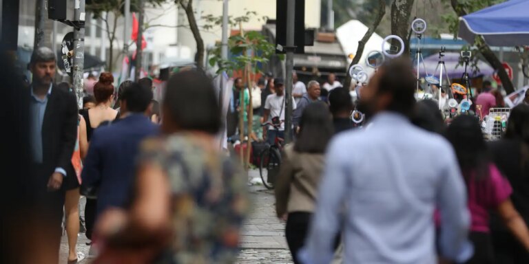 Pesquisa Nacional de Saúde 2026: Dicas para viajar com saúde