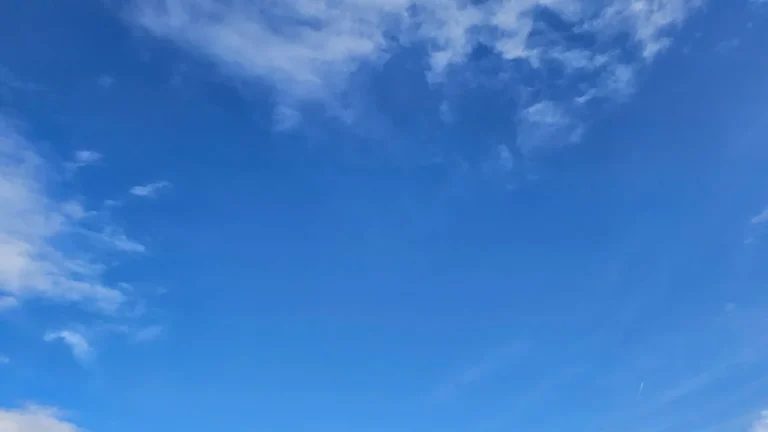 Previsão do Tempo: Terça-feira (28) em Uberlândia será de céu limpo e calor intenso