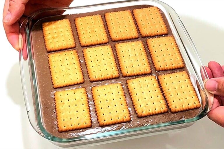 Receita de Pavê de Chocolate Cremoso e Rápido de Antigamente