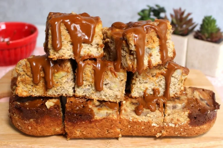 Receita de bolo rústico sem açúcar com banana e doce de leite