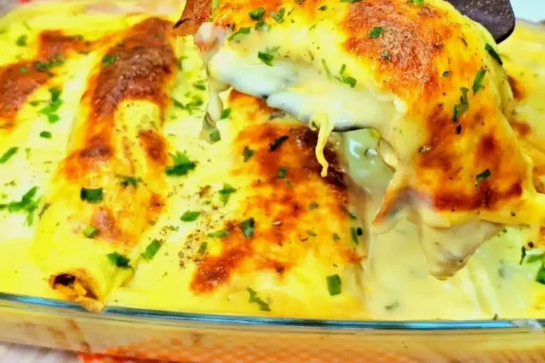 Receita de panqueca de frango com molho de batata e cebola
