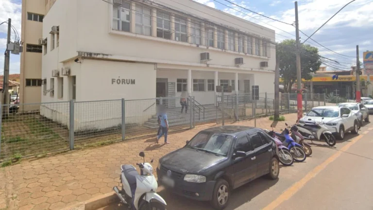 Servidora da Saúde de Paracatu tem bens bloqueados por suspeita de uso indevido de verba pública para cirurgias plásticas