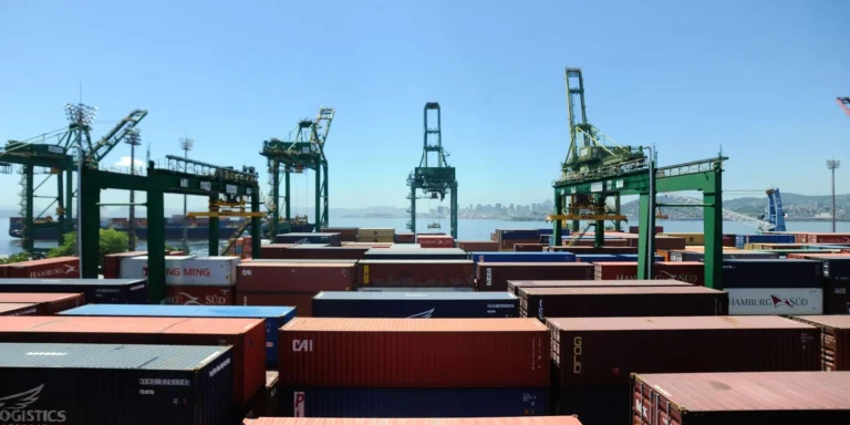 Superávit comercial no Brasil: guia para entender o impacto na economia