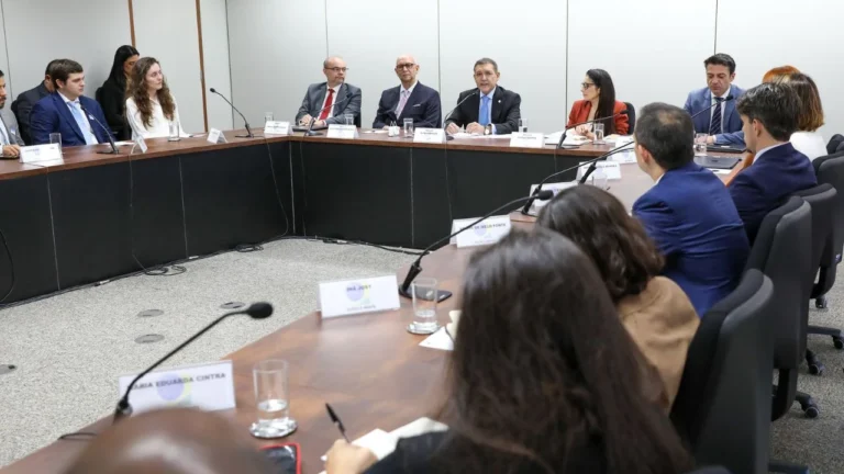 TSE firma parcerias com grandes empresas de tecnologia e IA para garantir a integridade das eleições de 2026