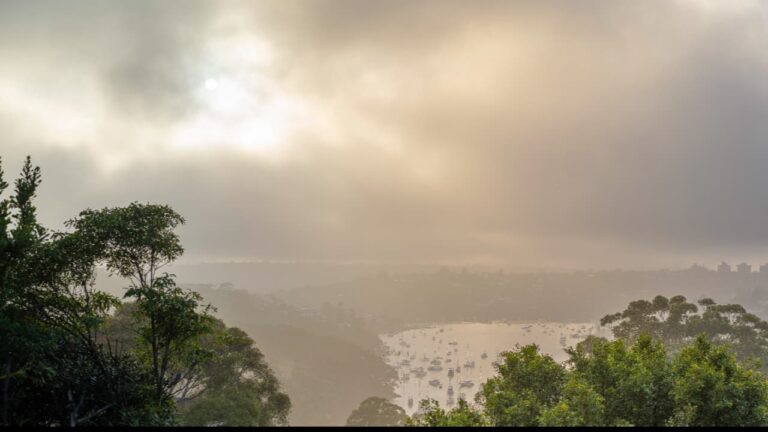 Clima no Brasil: Tempo firme e risco de temporais no Sul