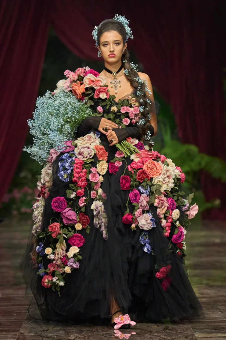 Tendência: Léonie Cassel brilha no desfile da Dolce & Gabbana