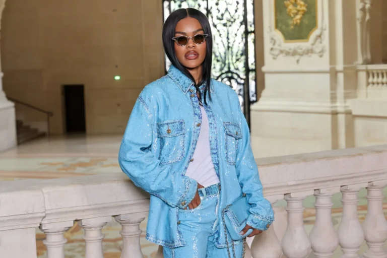 Tendência: Teyana Taylor brilha em desfile da Chanel em Paris
