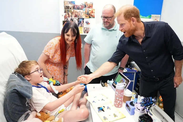 Tendência de estilo: Príncipe Harry e hobby de Archie em hospital