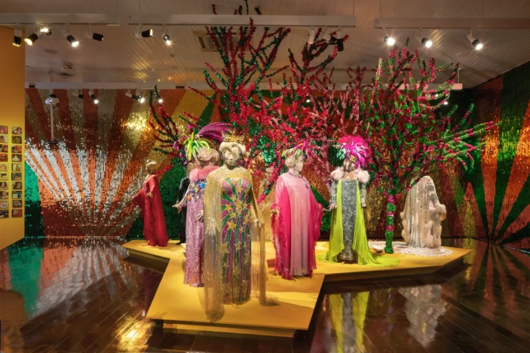Tendência de moda: Alcione em exposição no Museu das Favelas