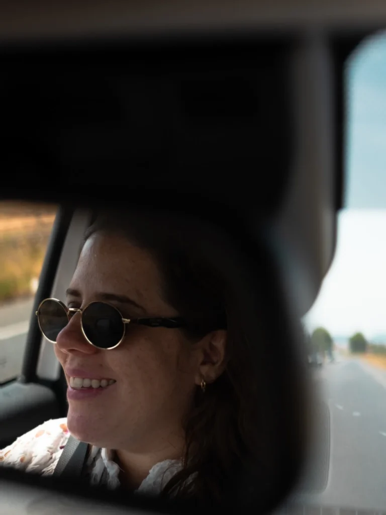 Tendência de moda: Tati Machado revela looks de viagem à Espanha